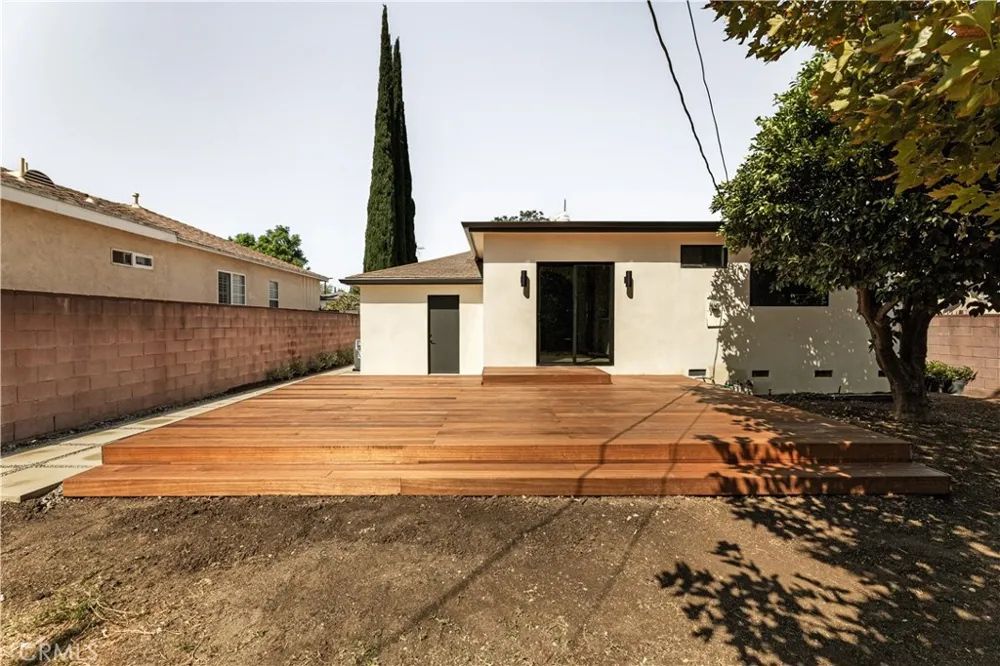 5724 Bianca Encino, CA 91316