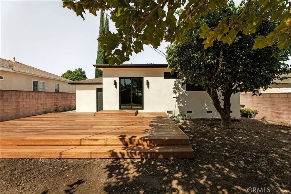 5724 Bianca Encino, CA 91316