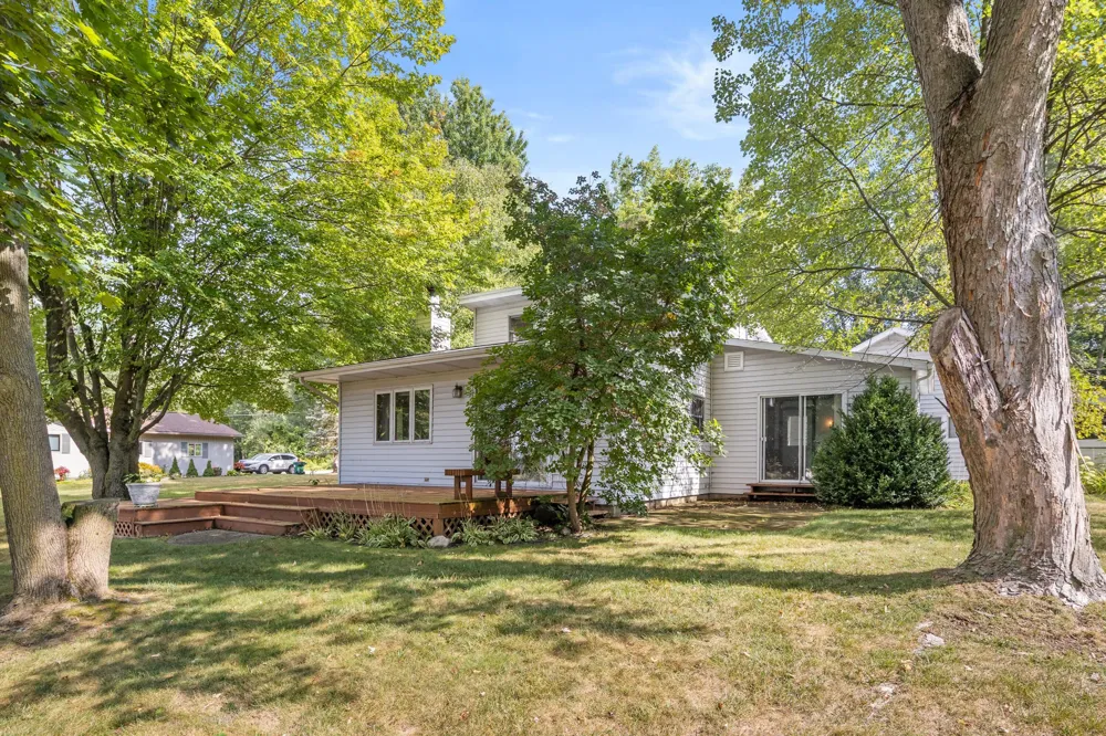 4361 Chippewa Trail Fremont, MI 49412