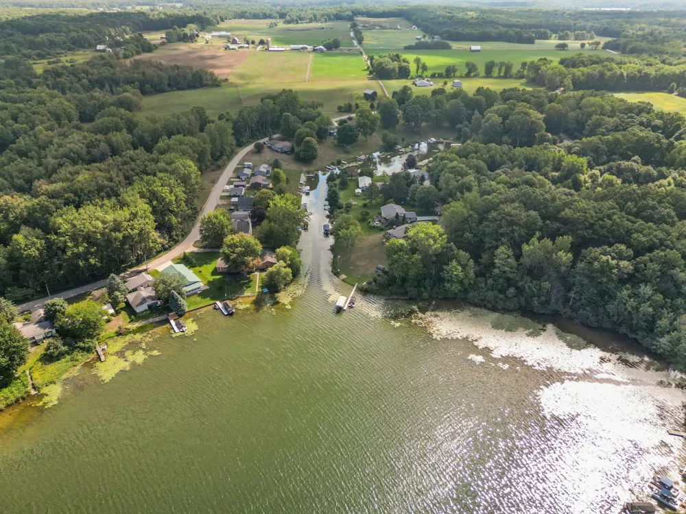 4361 Chippewa Trail Fremont, MI 49412