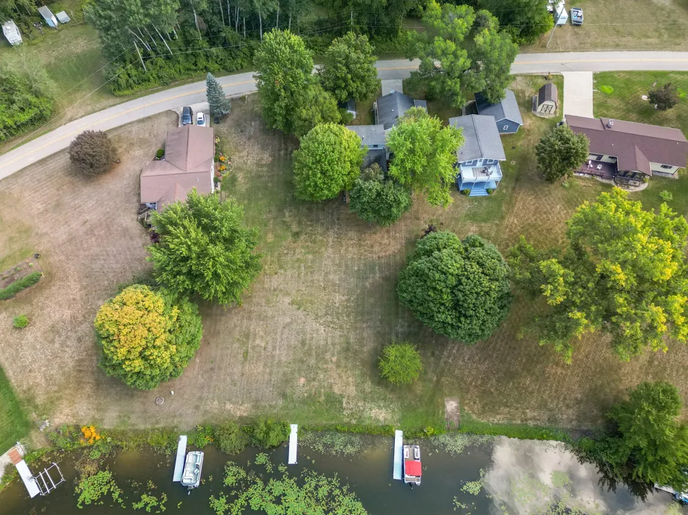 4361 Chippewa Trail Fremont, MI 49412
