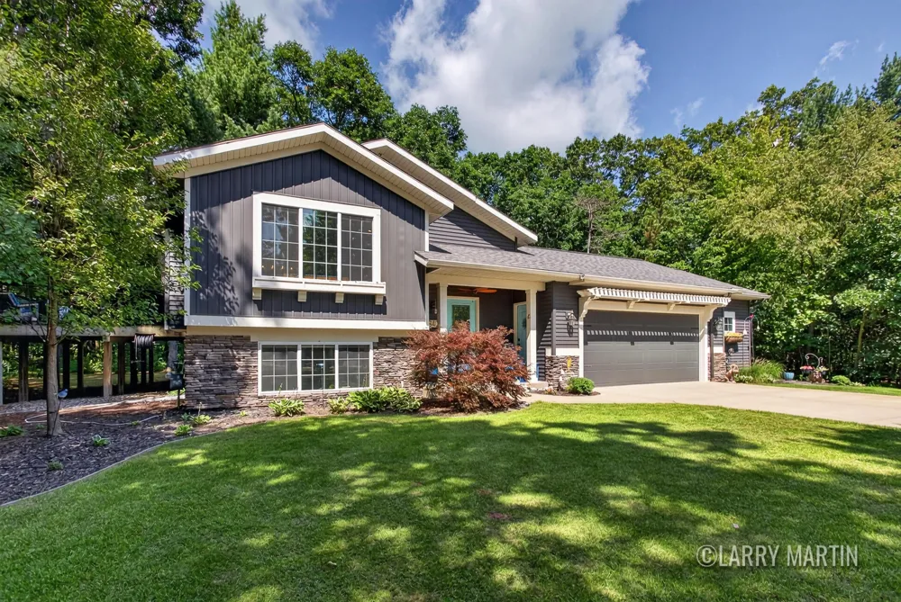 3427 Dana Drive Hamilton, MI 49419