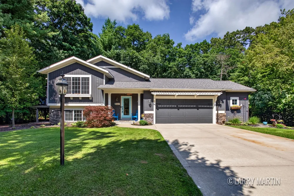 3427 Dana Drive Hamilton, MI 49419
