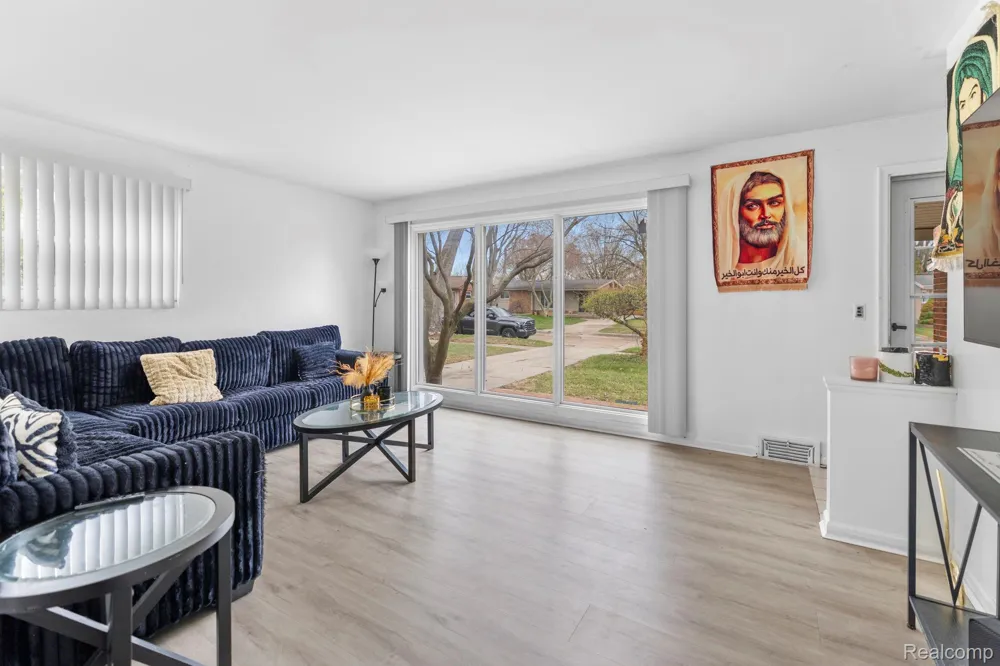 26705 Rouge River Drive Dearborn Heights City, MI 48127