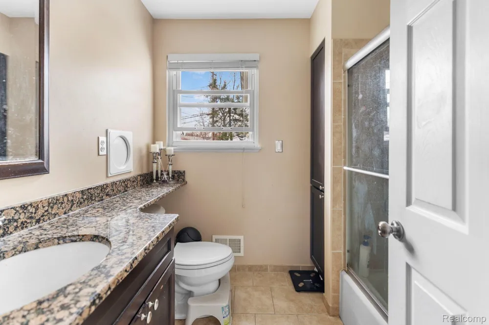 26705 Rouge River Drive Dearborn Heights City, MI 48127