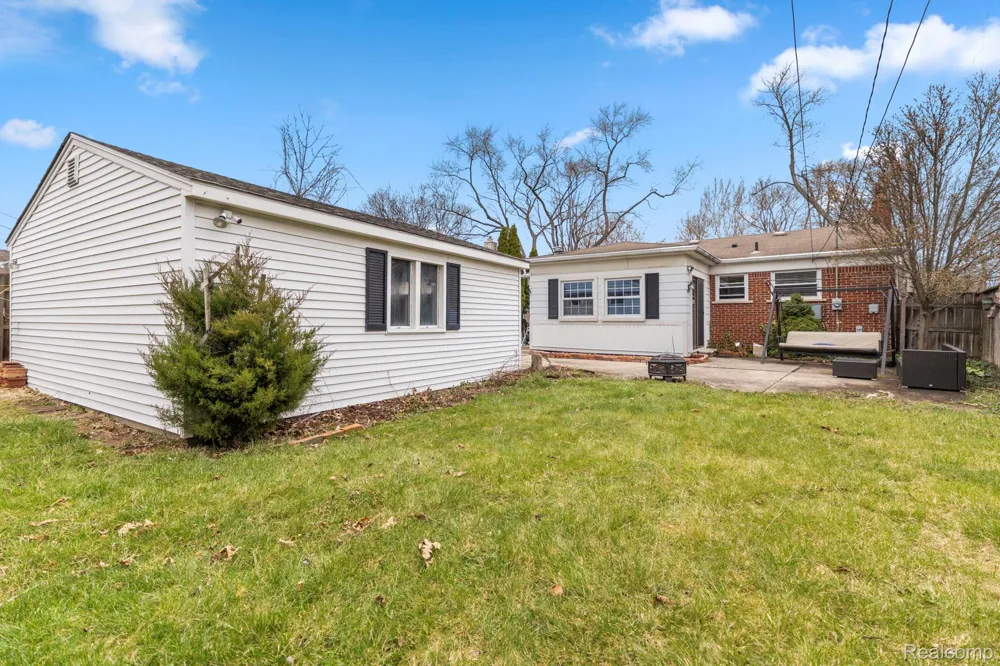26705 Rouge River Drive Dearborn Heights City, MI 48127