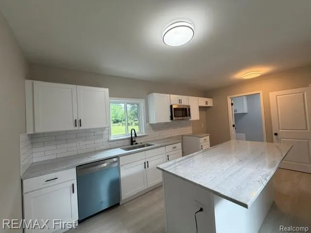 16045 Oporto Street Livonia City, MI 48154