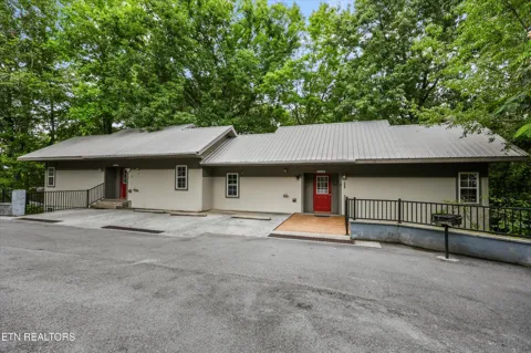 537 Johnson Lane #2