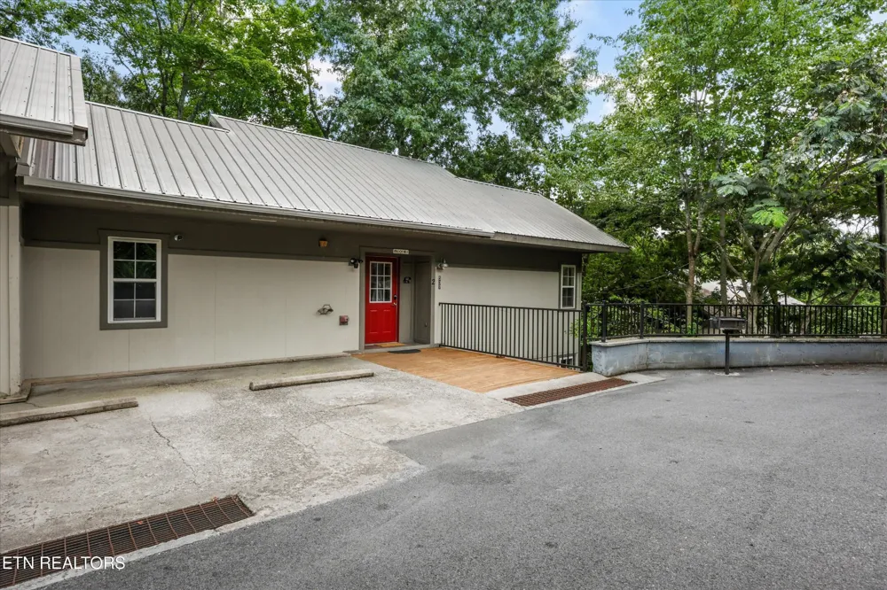 537 Johnson Lane #2 Gatlinburg, TN 37738