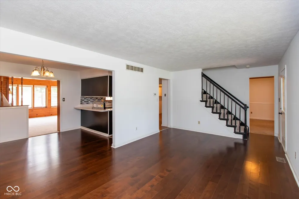 7621 Broadview Drive Indianapolis, IN 46227