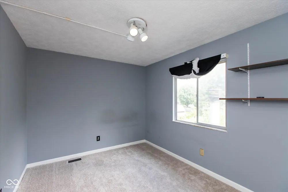 7621 Broadview Drive Indianapolis, IN 46227