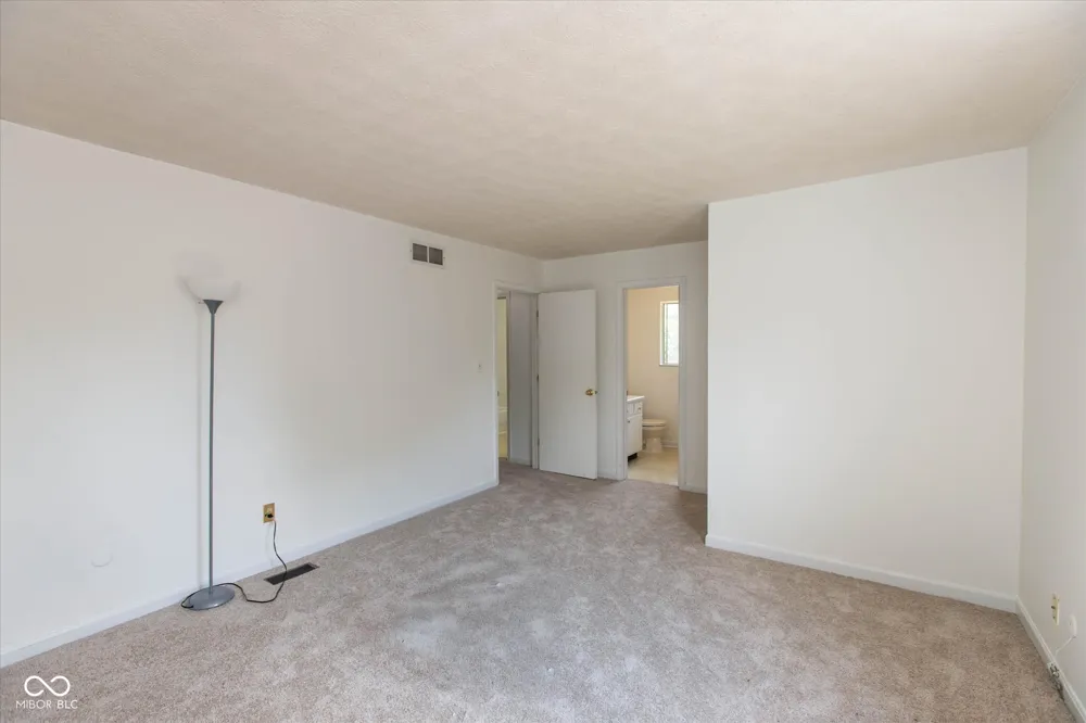 7621 Broadview Drive Indianapolis, IN 46227