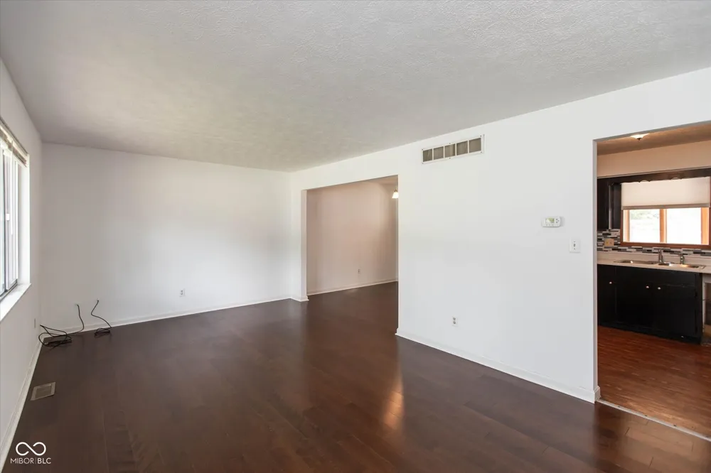 7621 Broadview Drive Indianapolis, IN 46227