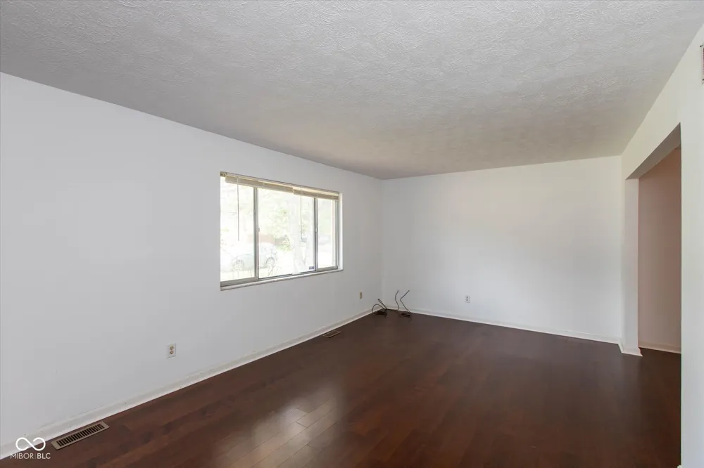 7621 Broadview Drive Indianapolis, IN 46227