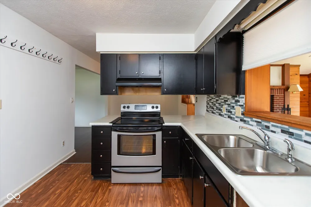 7621 Broadview Drive Indianapolis, IN 46227