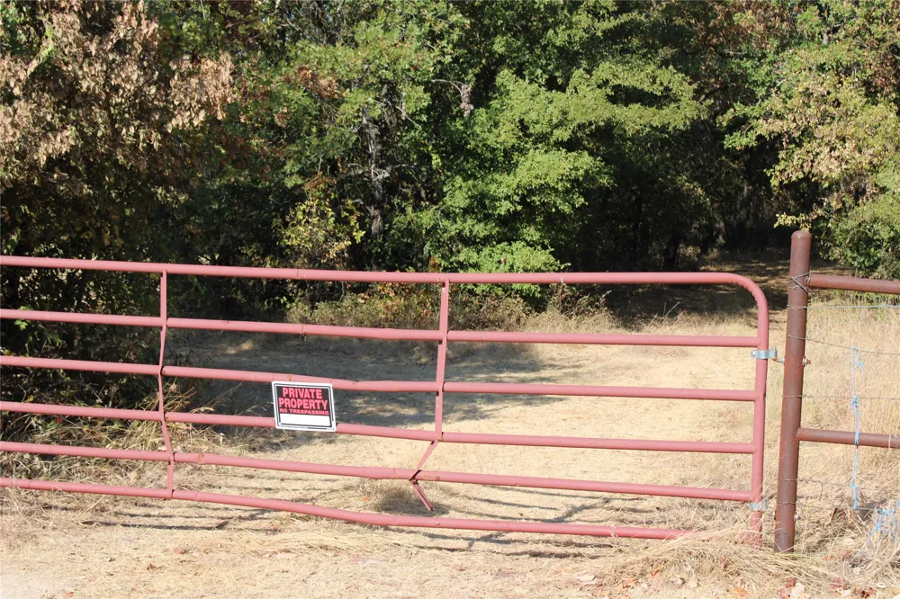 20 County Road 3440 Road Paradise, TX 76073