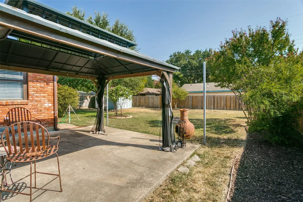 2952 Lavita Lane Farmers Branch, TX 75234