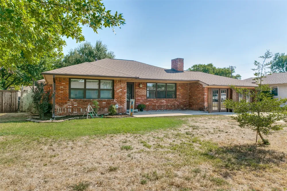 2952 Lavita Lane Farmers Branch, TX 75234