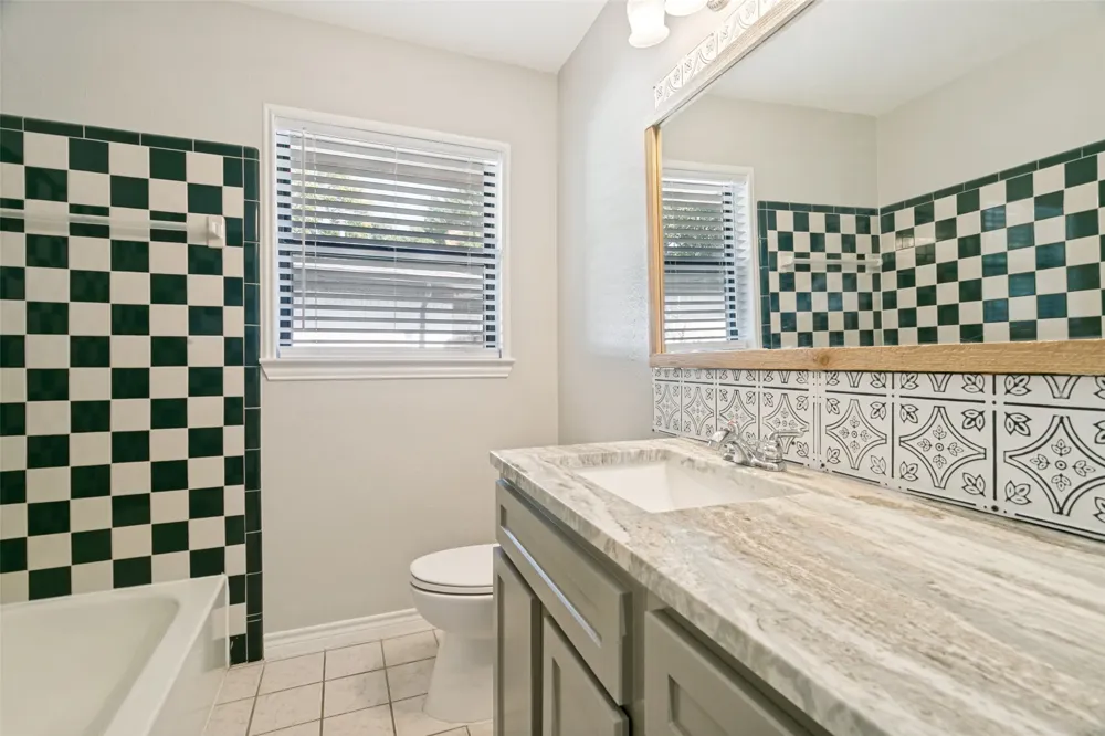 2952 Lavita Lane Farmers Branch, TX 75234