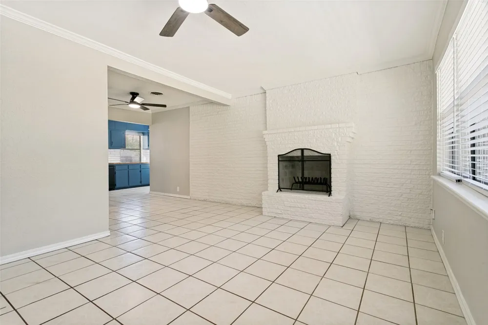 2952 Lavita Lane Farmers Branch, TX 75234