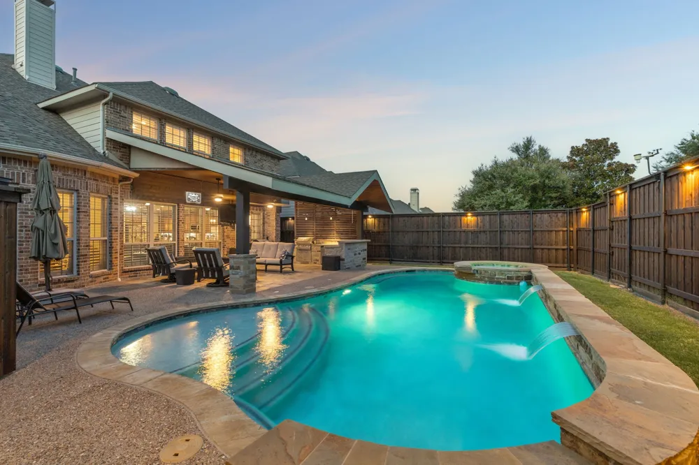 6401 Wind Song Drive McKinney, TX 75071