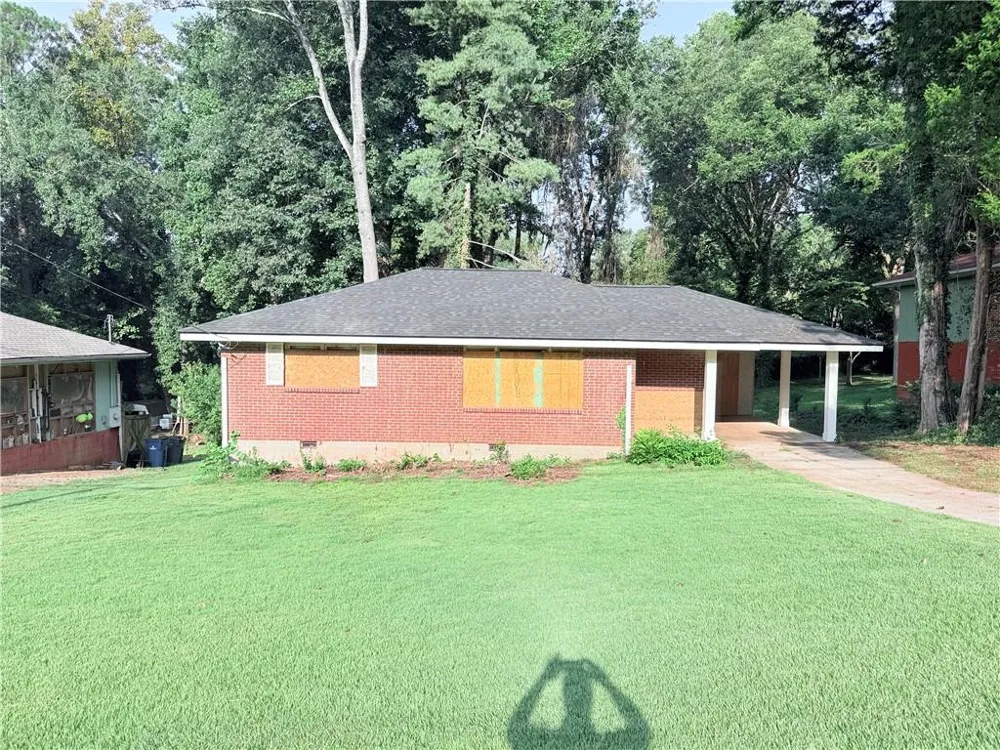 2879 Rockwood Road East Point, GA 30344