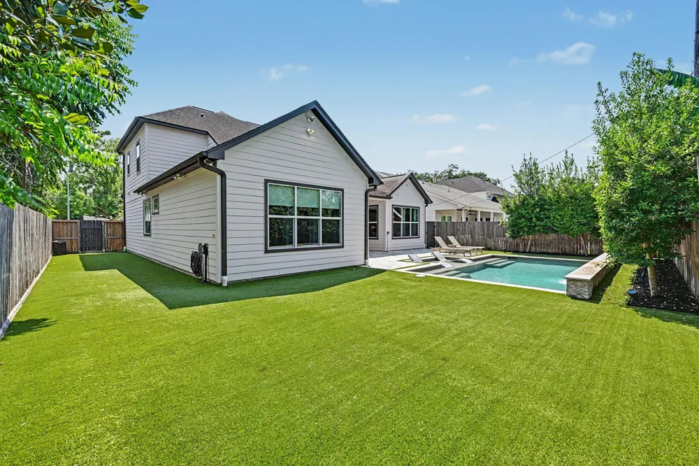 1906 Gardenia Drive Houston, TX 77018