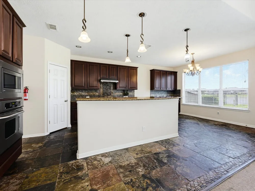 57 Terra Bella Dr Manvel, TX 77578