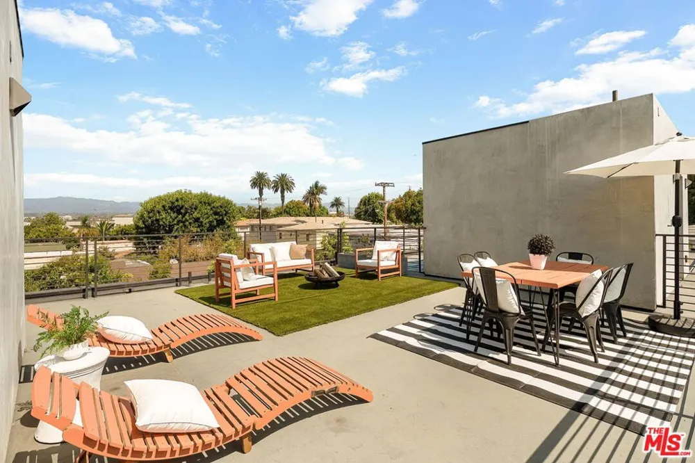 1927 18th Street #B Santa Monica, CA 90404