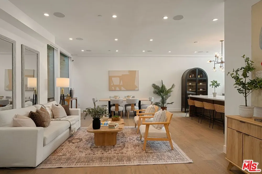 1927 18th Street #B Santa Monica, CA 90404
