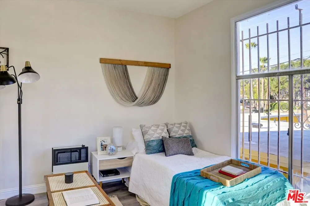624 W Beach Avenue Inglewood, CA 90302