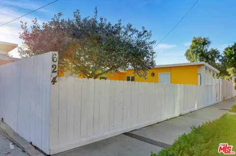 624 W Beach Avenue