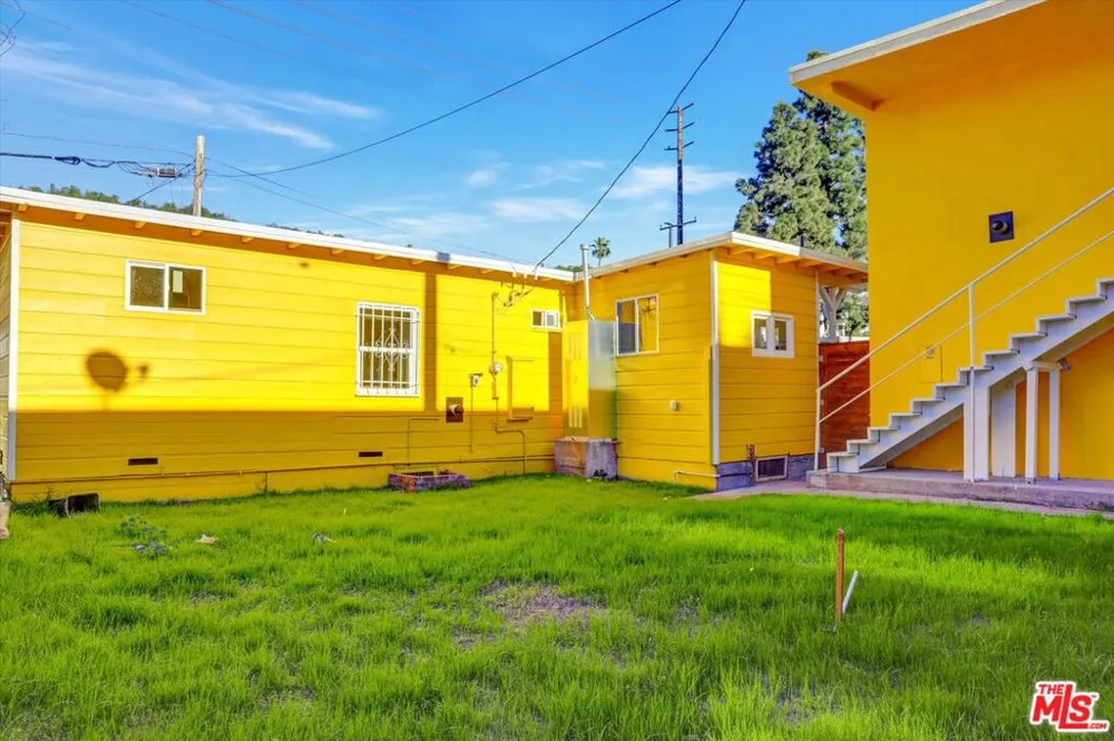 624 W Beach Avenue Inglewood, CA 90302