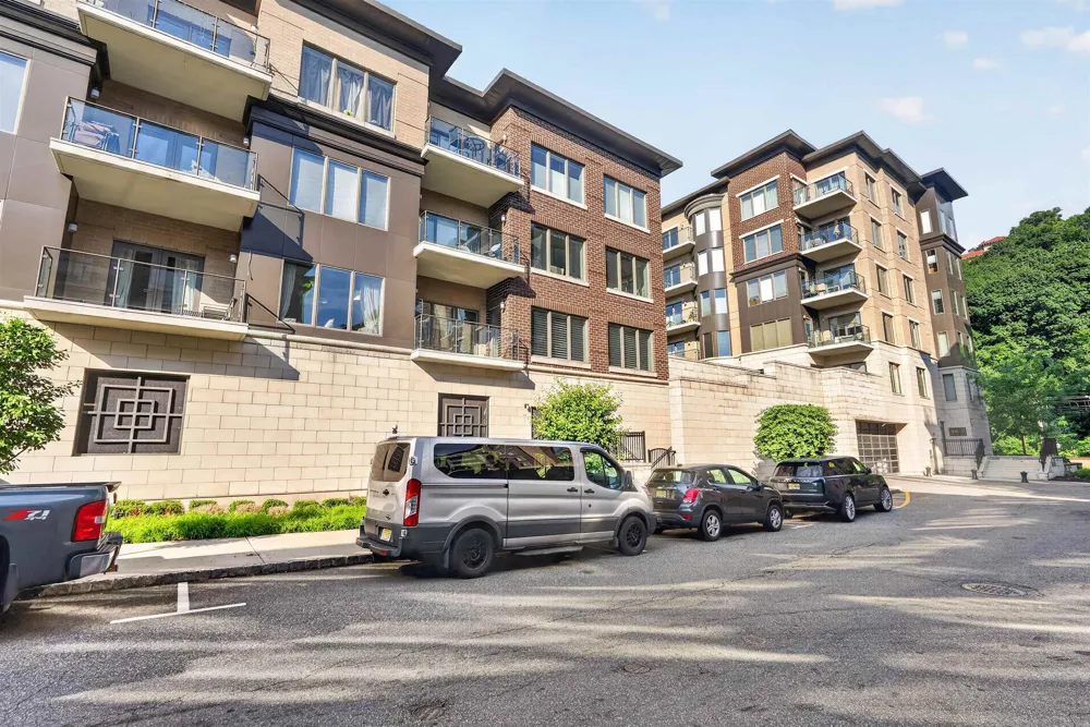 100 ETON ROW Weehawken, NJ 07086