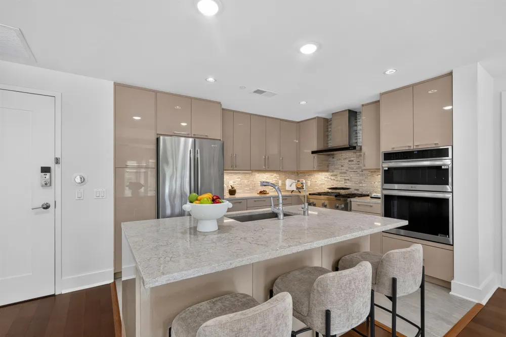 100 ETON ROW Weehawken, NJ 07086