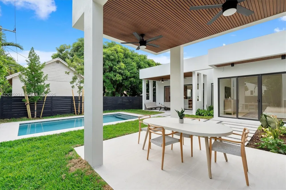1844 SW 24th Ter Miami, FL 33145