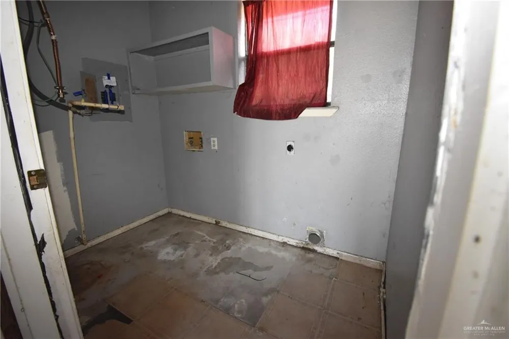 200 Austin Street Raymondville, TX 78580