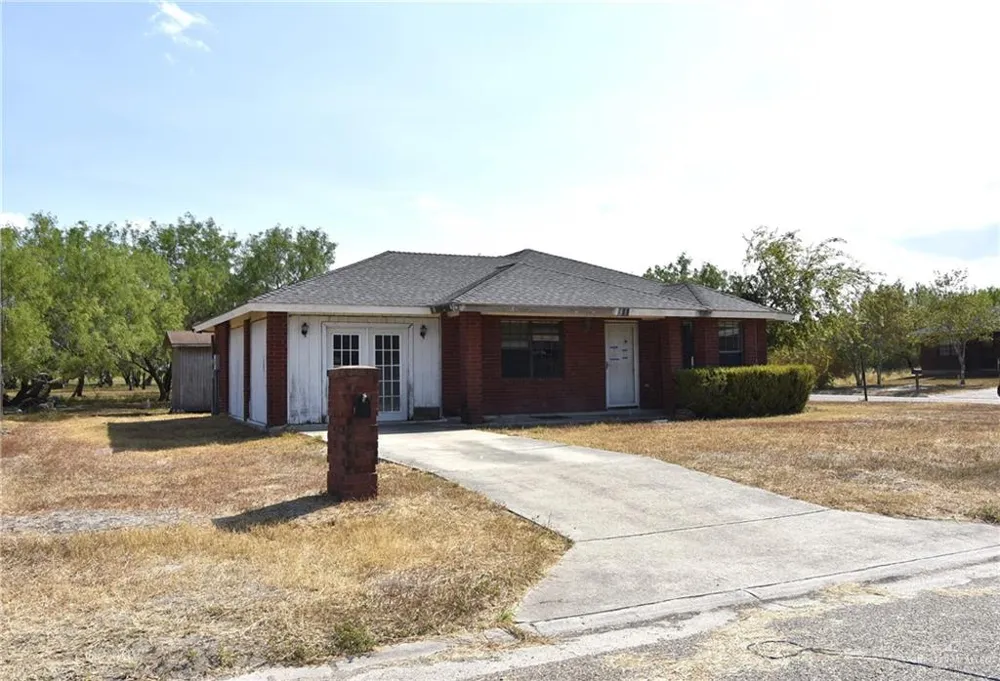 200 Austin Street Raymondville, TX 78580
