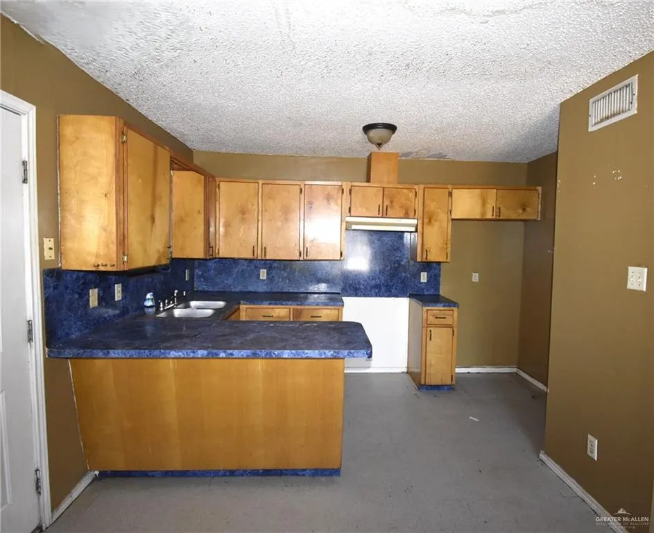 200 Austin Street Raymondville, TX 78580