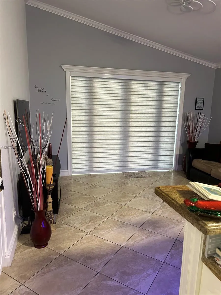 9180 NW 149th Ter Miami Lakes, FL 33018