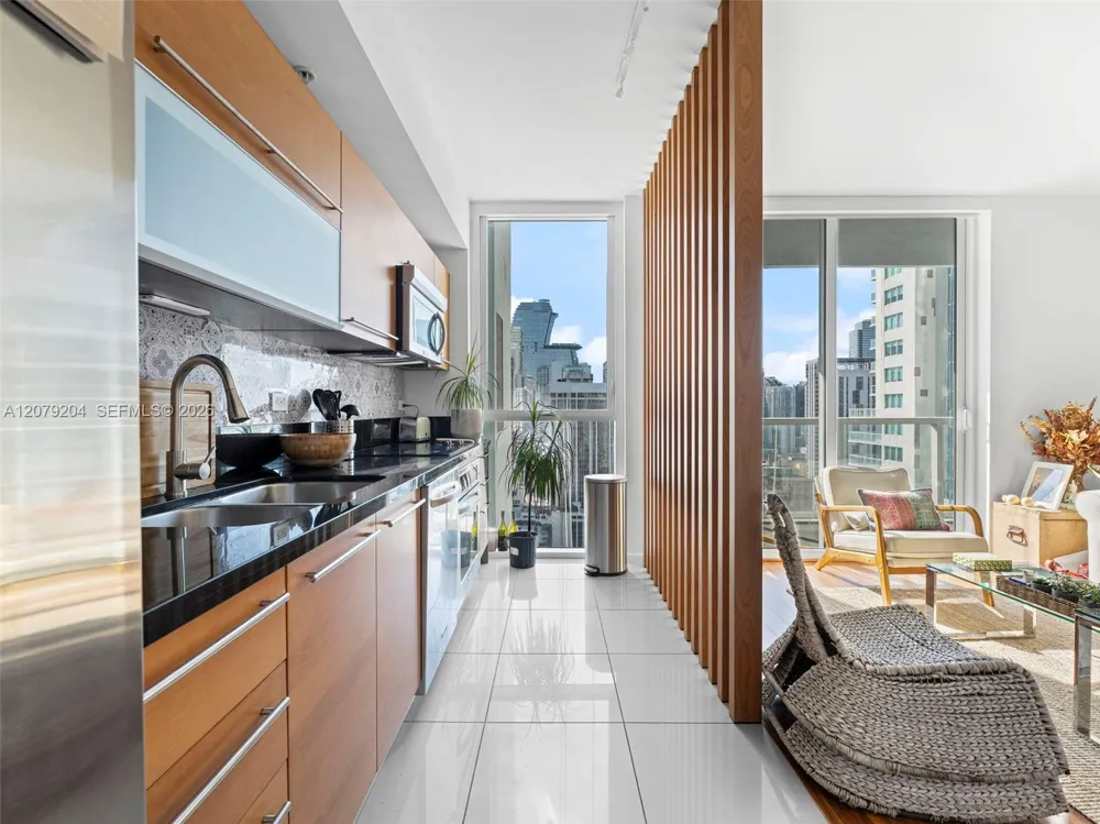 244 Biscayne Blvd #3105 Miami, FL 33132