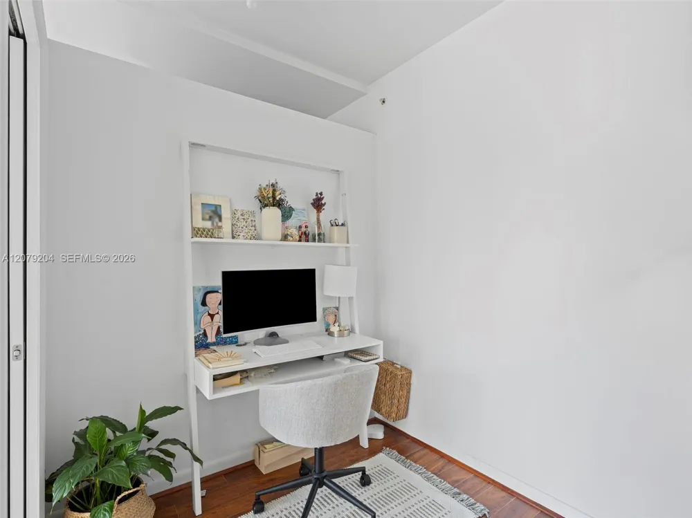 244 Biscayne Blvd #3105 Miami, FL 33132