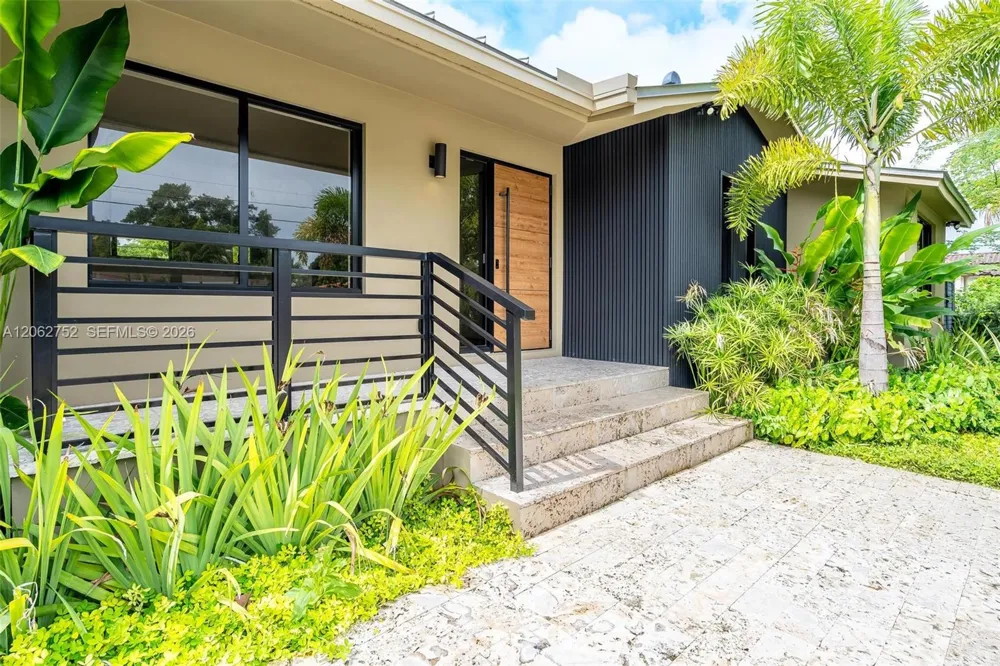 2434 SW 19th St Miami, FL 33145