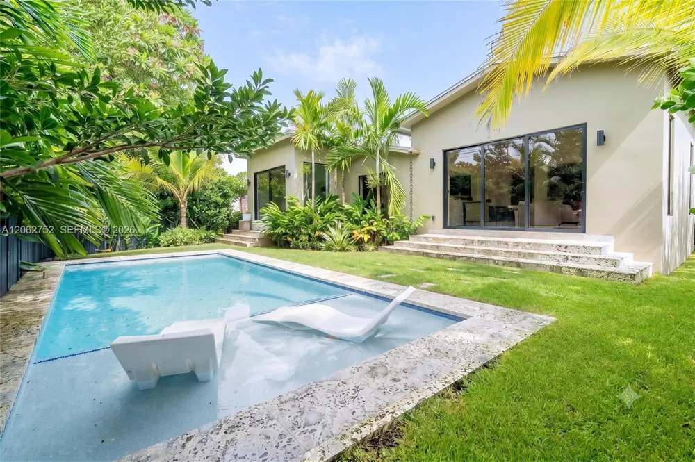 2434 SW 19th St Miami, FL 33145
