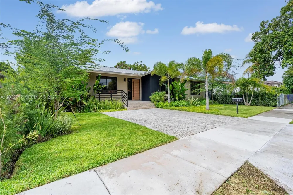 2434 SW 19th St Miami, FL 33145