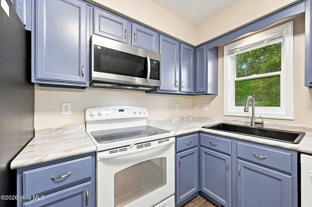 120 Woodbridge Court Jacksonville, NC 28540