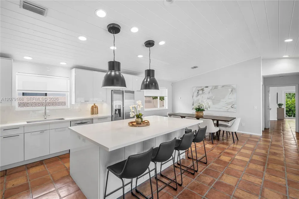 1015 SE 11th Ct Fort Lauderdale, FL 33316