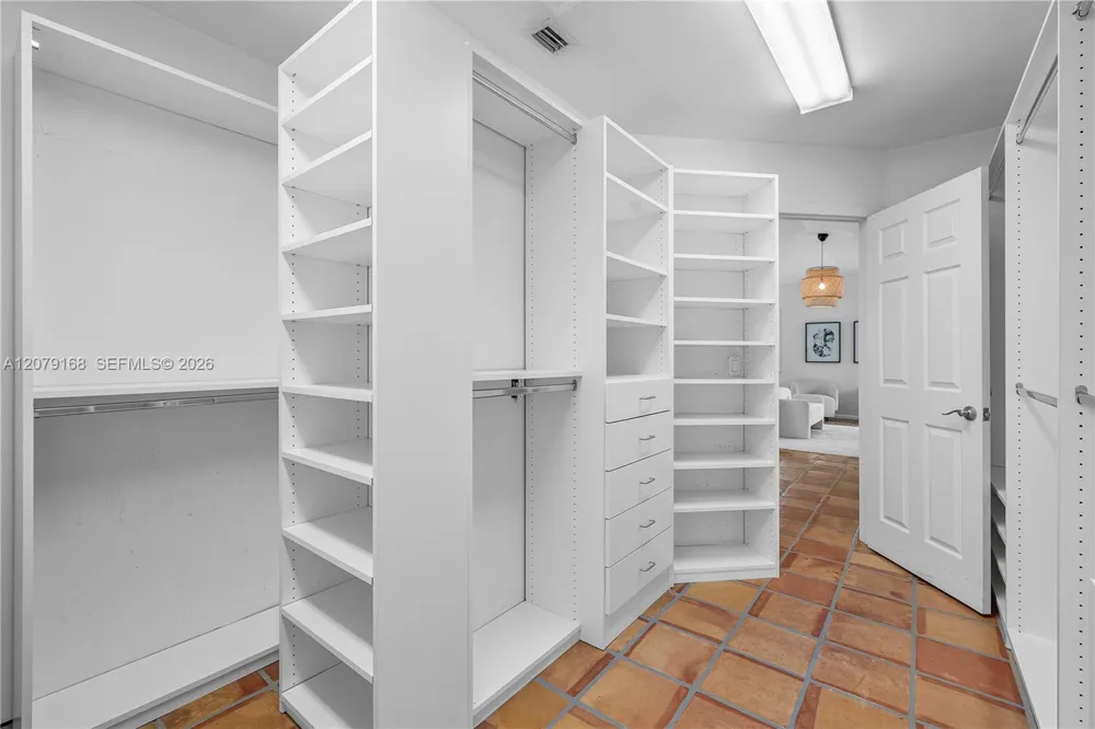 1015 SE 11th Ct Fort Lauderdale, FL 33316
