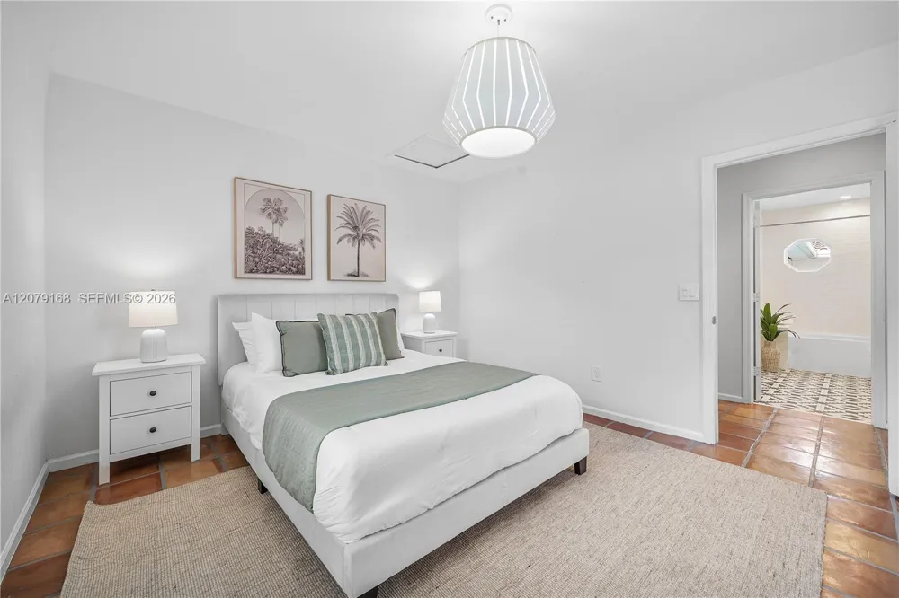1015 SE 11th Ct Fort Lauderdale, FL 33316