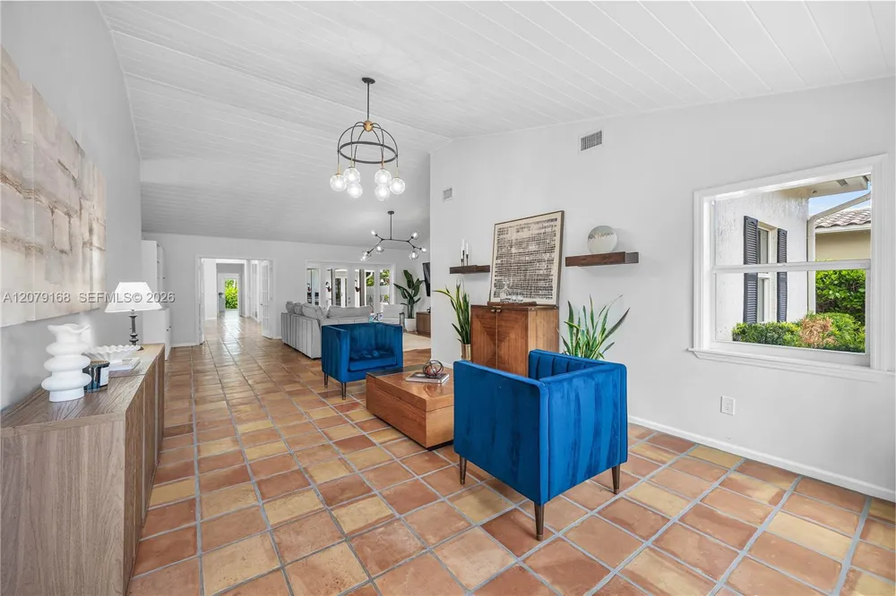 1015 SE 11th Ct Fort Lauderdale, FL 33316